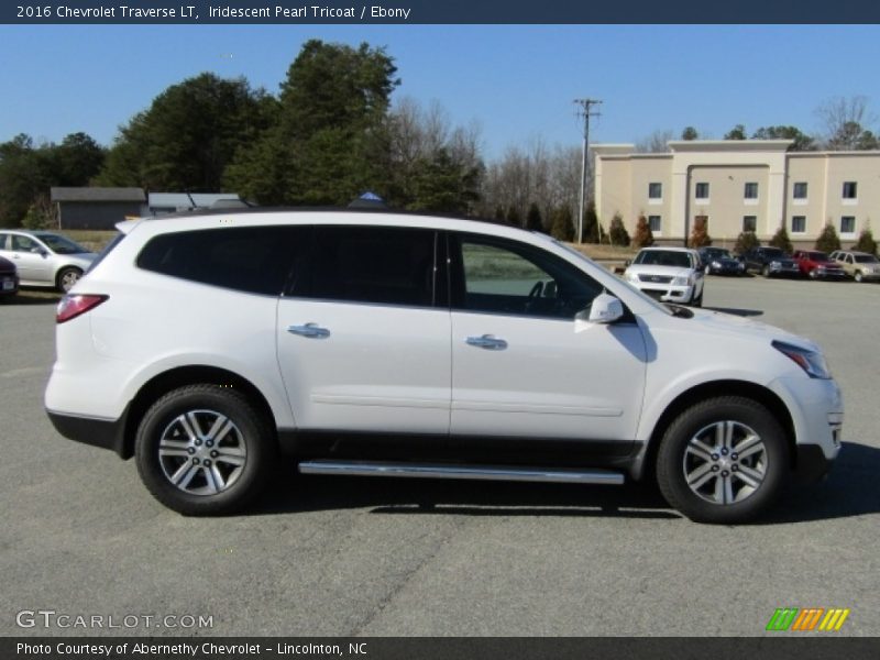 Iridescent Pearl Tricoat / Ebony 2016 Chevrolet Traverse LT