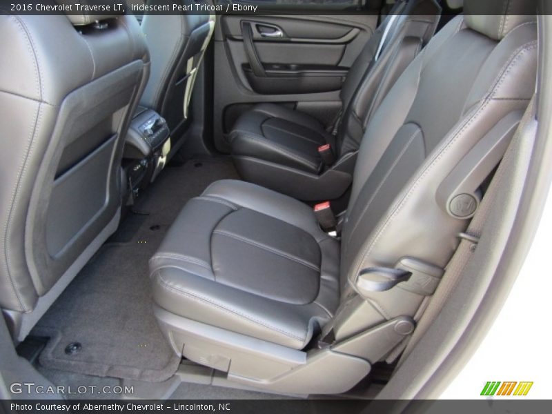Iridescent Pearl Tricoat / Ebony 2016 Chevrolet Traverse LT