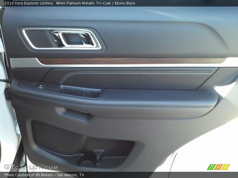 White Platinum Metallic Tri-Coat / Ebony Black 2016 Ford Explorer Limited
