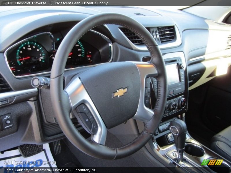 Iridescent Pearl Tricoat / Ebony 2016 Chevrolet Traverse LT