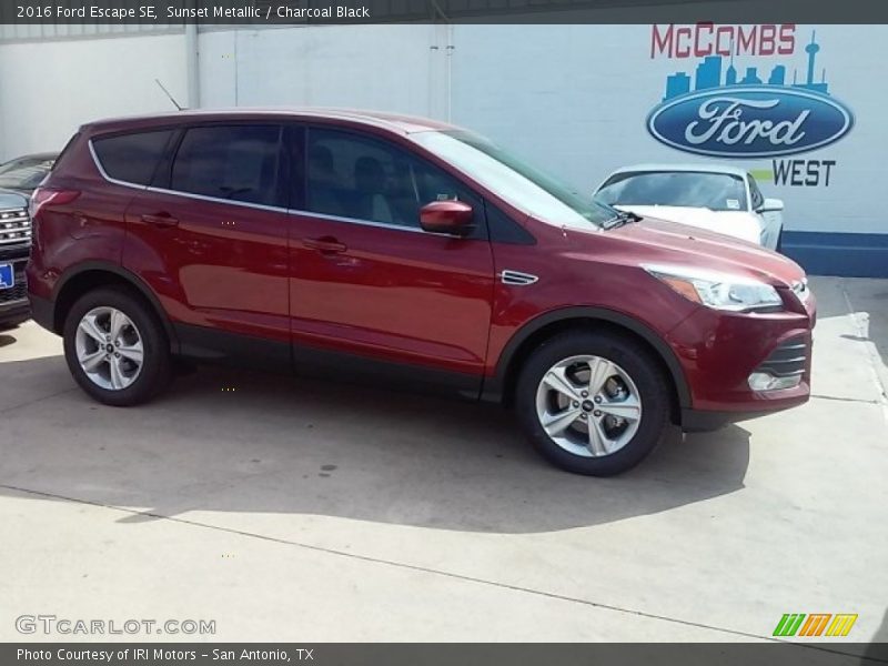 Sunset Metallic / Charcoal Black 2016 Ford Escape SE