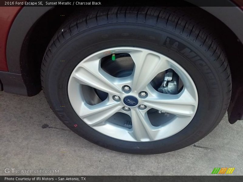 Sunset Metallic / Charcoal Black 2016 Ford Escape SE