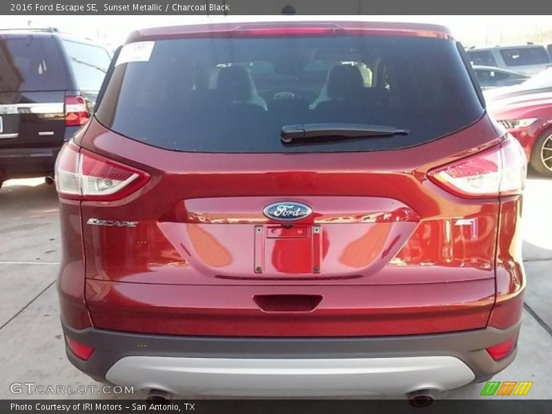 Sunset Metallic / Charcoal Black 2016 Ford Escape SE
