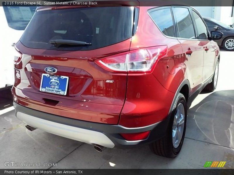 Sunset Metallic / Charcoal Black 2016 Ford Escape SE