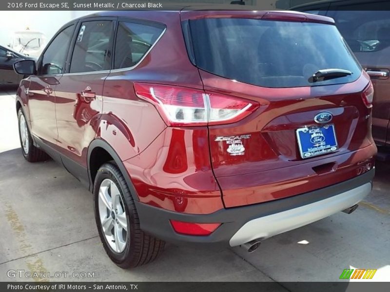 Sunset Metallic / Charcoal Black 2016 Ford Escape SE