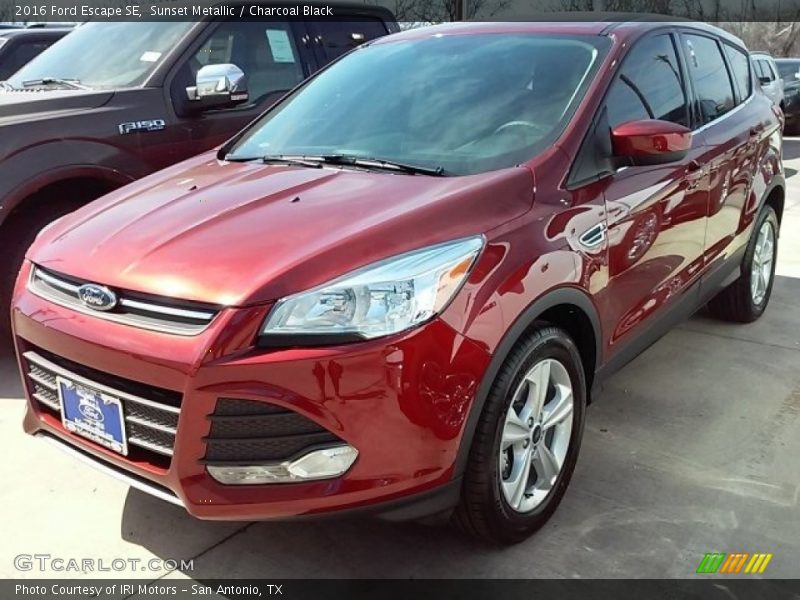 Sunset Metallic / Charcoal Black 2016 Ford Escape SE