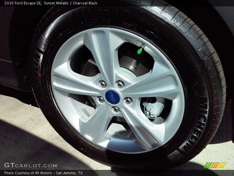 Sunset Metallic / Charcoal Black 2016 Ford Escape SE