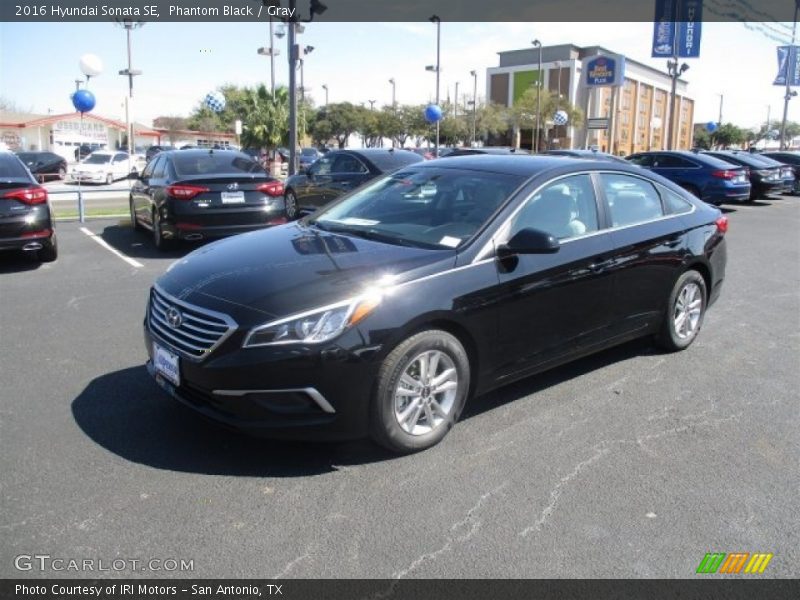 Phantom Black / Gray 2016 Hyundai Sonata SE