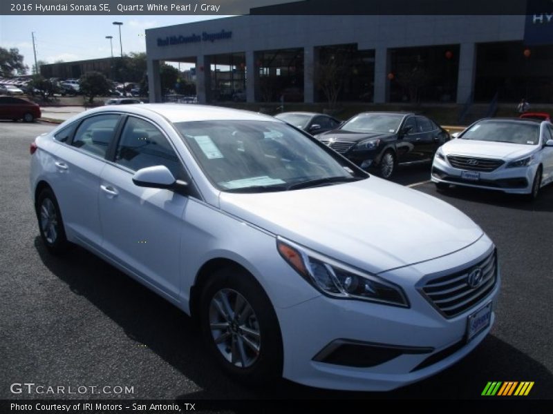 Quartz White Pearl / Gray 2016 Hyundai Sonata SE