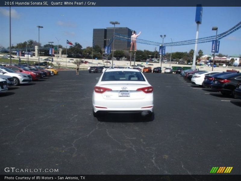 Quartz White Pearl / Gray 2016 Hyundai Sonata SE