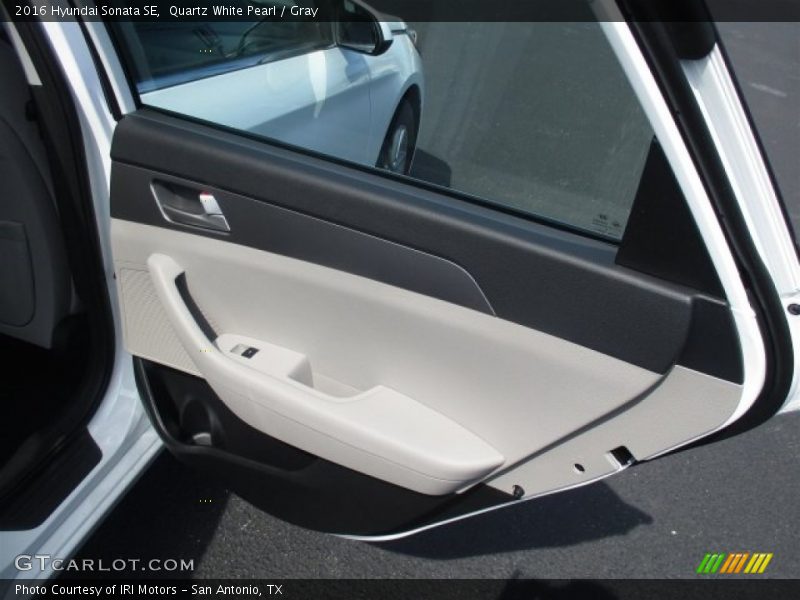 Quartz White Pearl / Gray 2016 Hyundai Sonata SE