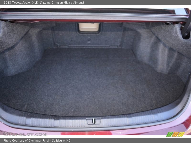 Sizzling Crimson Mica / Almond 2013 Toyota Avalon XLE