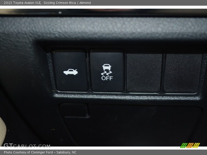 Sizzling Crimson Mica / Almond 2013 Toyota Avalon XLE