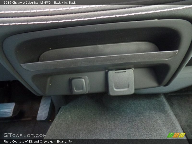 Black / Jet Black 2016 Chevrolet Suburban LS 4WD