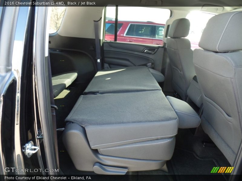 Black / Jet Black 2016 Chevrolet Suburban LS 4WD