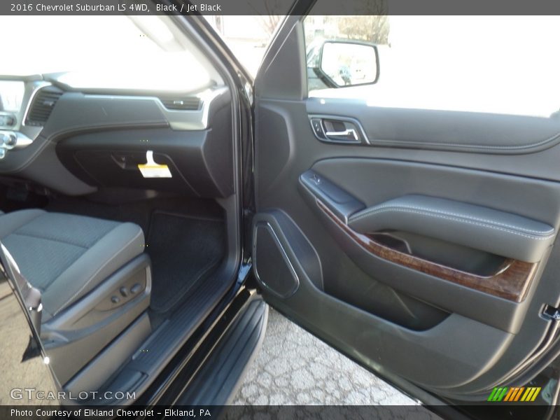 Black / Jet Black 2016 Chevrolet Suburban LS 4WD