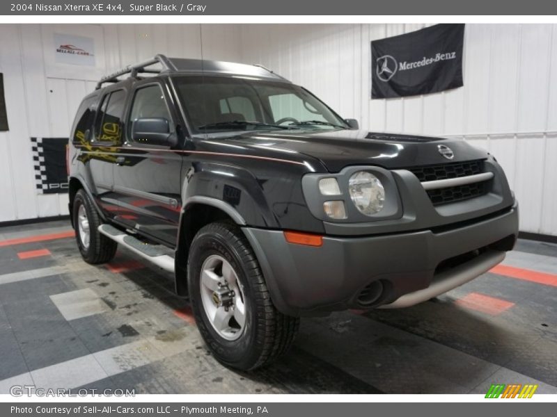 Super Black / Gray 2004 Nissan Xterra XE 4x4