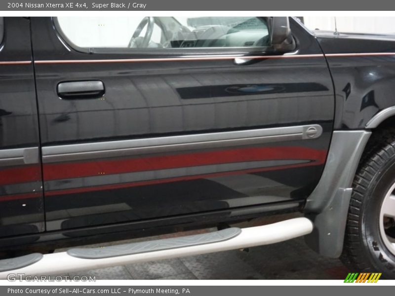 Super Black / Gray 2004 Nissan Xterra XE 4x4
