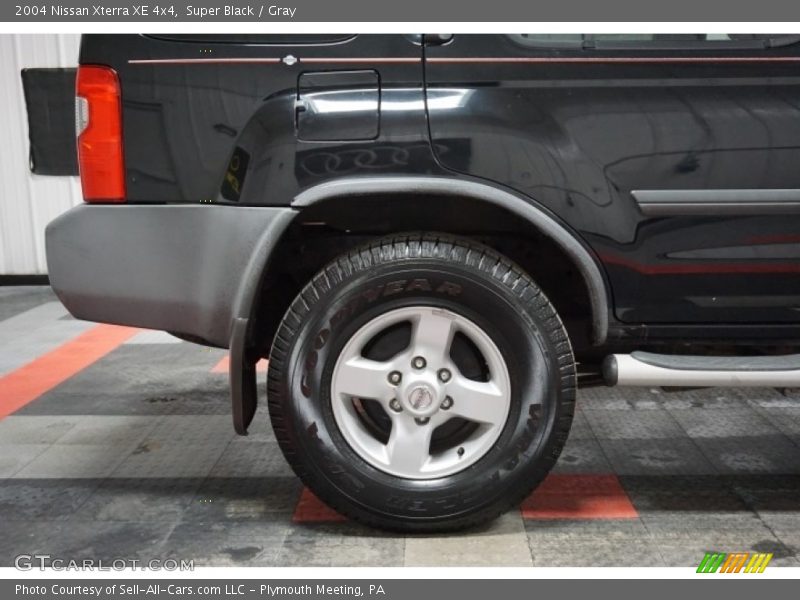 Super Black / Gray 2004 Nissan Xterra XE 4x4