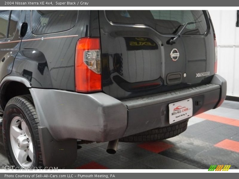 Super Black / Gray 2004 Nissan Xterra XE 4x4