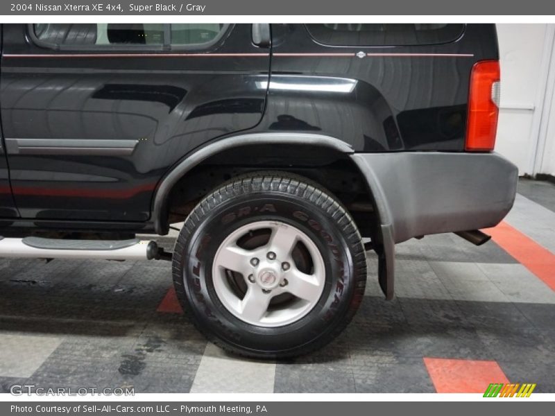 Super Black / Gray 2004 Nissan Xterra XE 4x4