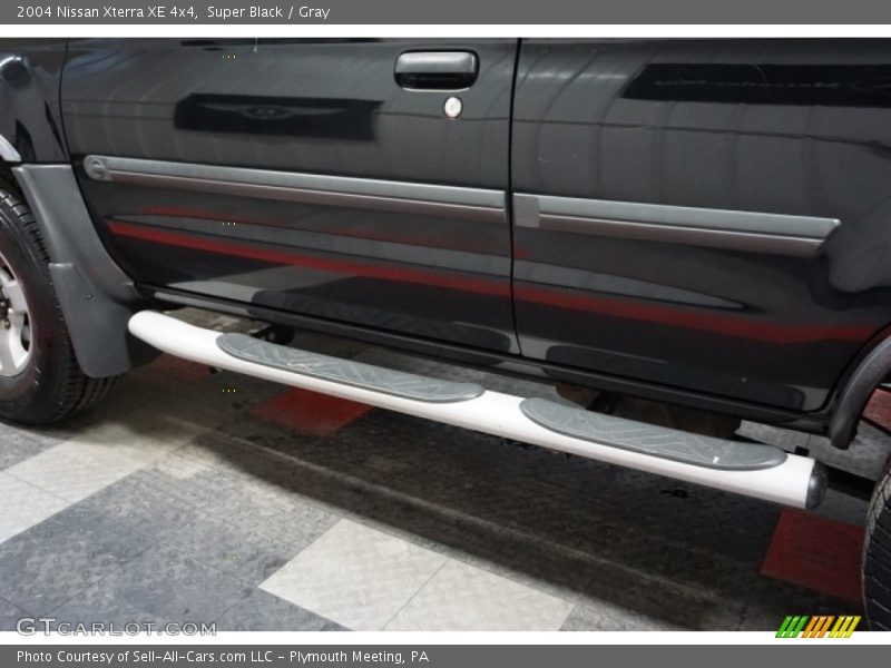 Super Black / Gray 2004 Nissan Xterra XE 4x4