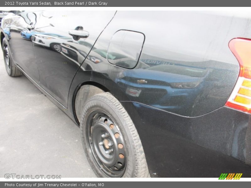 Black Sand Pearl / Dark Gray 2012 Toyota Yaris Sedan