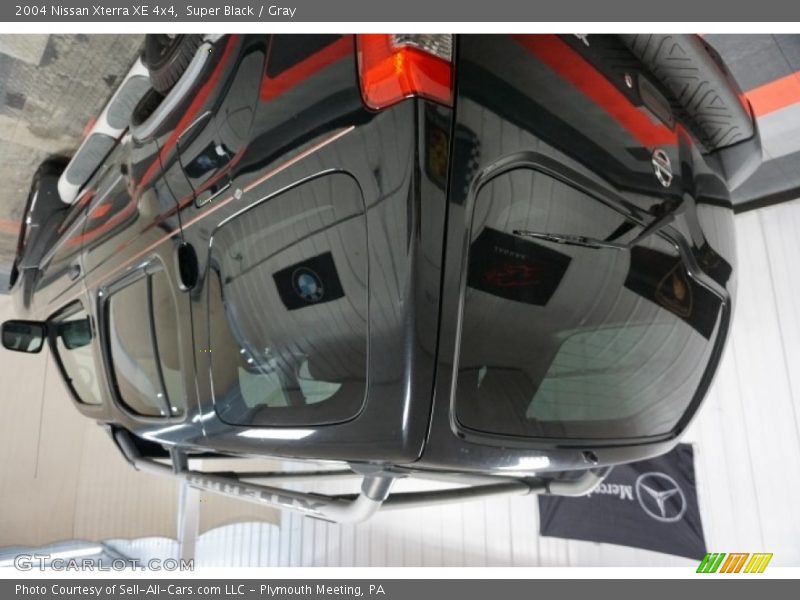 Super Black / Gray 2004 Nissan Xterra XE 4x4