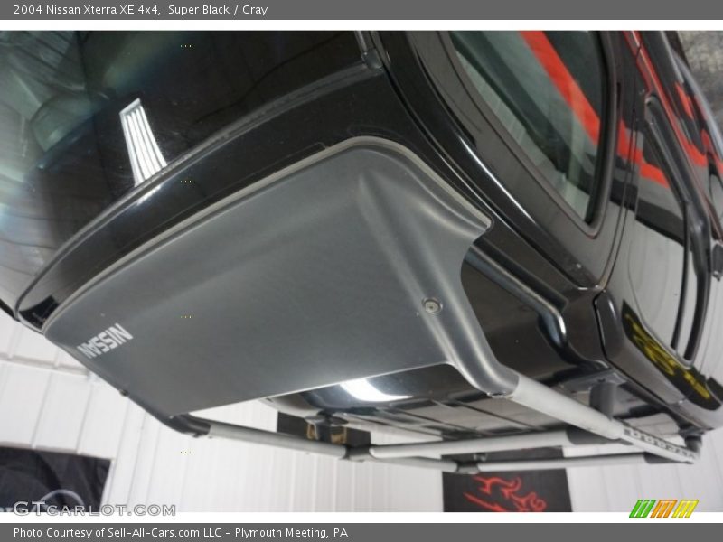 Super Black / Gray 2004 Nissan Xterra XE 4x4