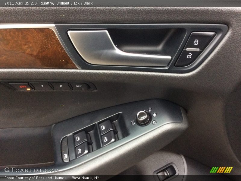 Brilliant Black / Black 2011 Audi Q5 2.0T quattro
