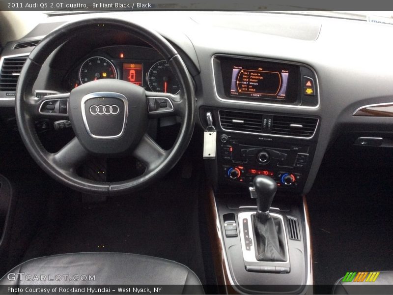 Brilliant Black / Black 2011 Audi Q5 2.0T quattro
