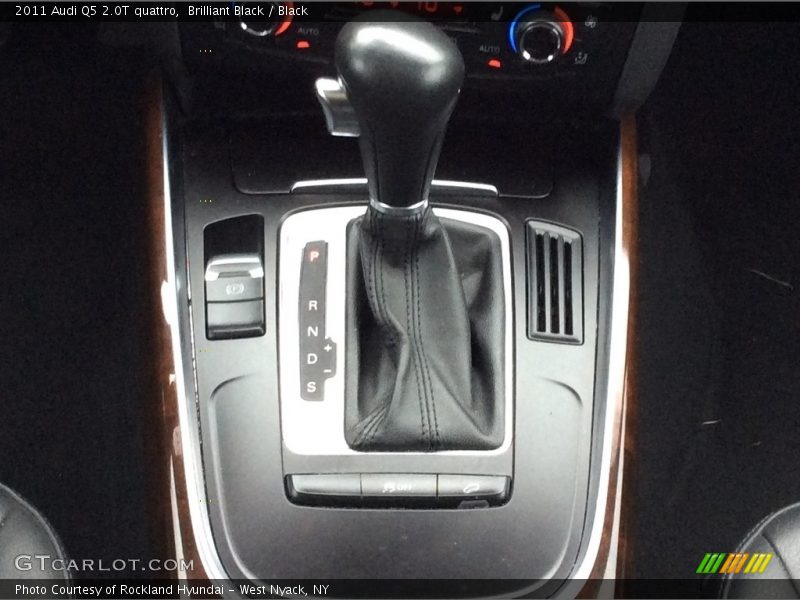 Brilliant Black / Black 2011 Audi Q5 2.0T quattro