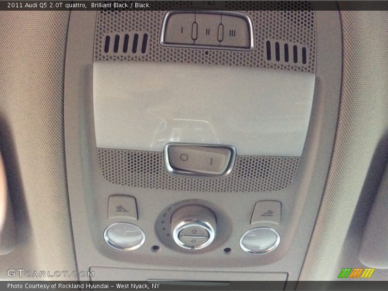 Brilliant Black / Black 2011 Audi Q5 2.0T quattro