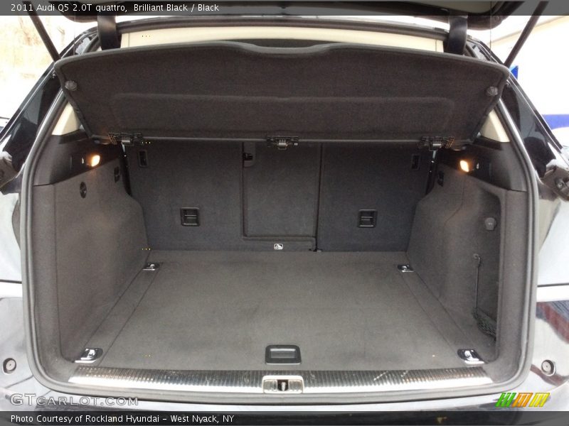 Brilliant Black / Black 2011 Audi Q5 2.0T quattro