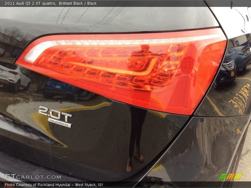 Brilliant Black / Black 2011 Audi Q5 2.0T quattro