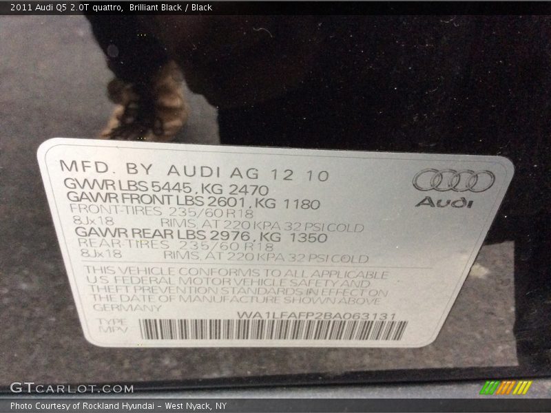 Brilliant Black / Black 2011 Audi Q5 2.0T quattro