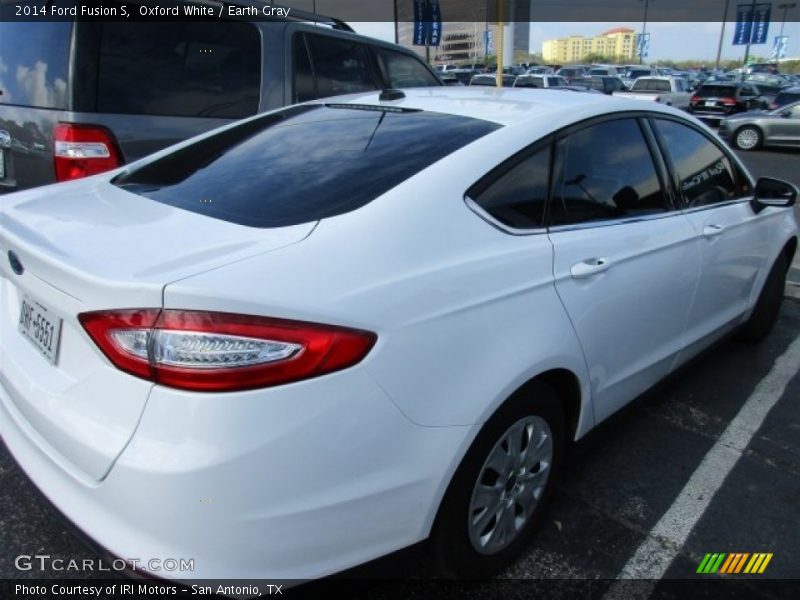 Oxford White / Earth Gray 2014 Ford Fusion S