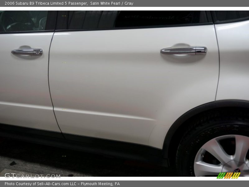 Satin White Pearl / Gray 2006 Subaru B9 Tribeca Limited 5 Passenger