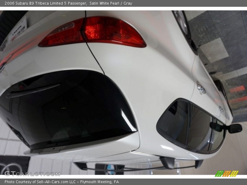 Satin White Pearl / Gray 2006 Subaru B9 Tribeca Limited 5 Passenger