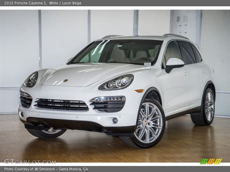 Front 3/4 View of 2013 Cayenne S