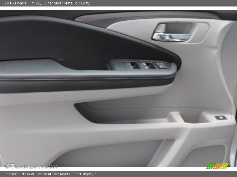 Lunar Silver Metallic / Gray 2016 Honda Pilot LX