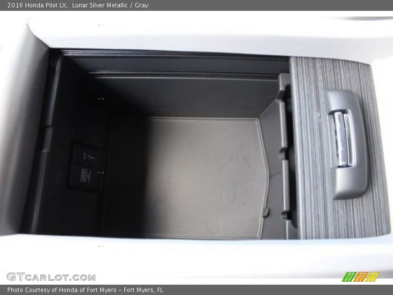 Lunar Silver Metallic / Gray 2016 Honda Pilot LX