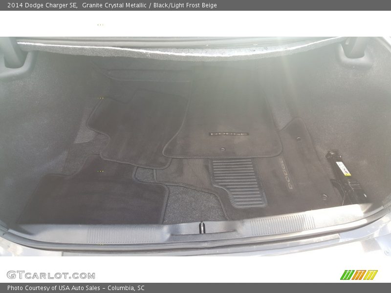 Granite Crystal Metallic / Black/Light Frost Beige 2014 Dodge Charger SE