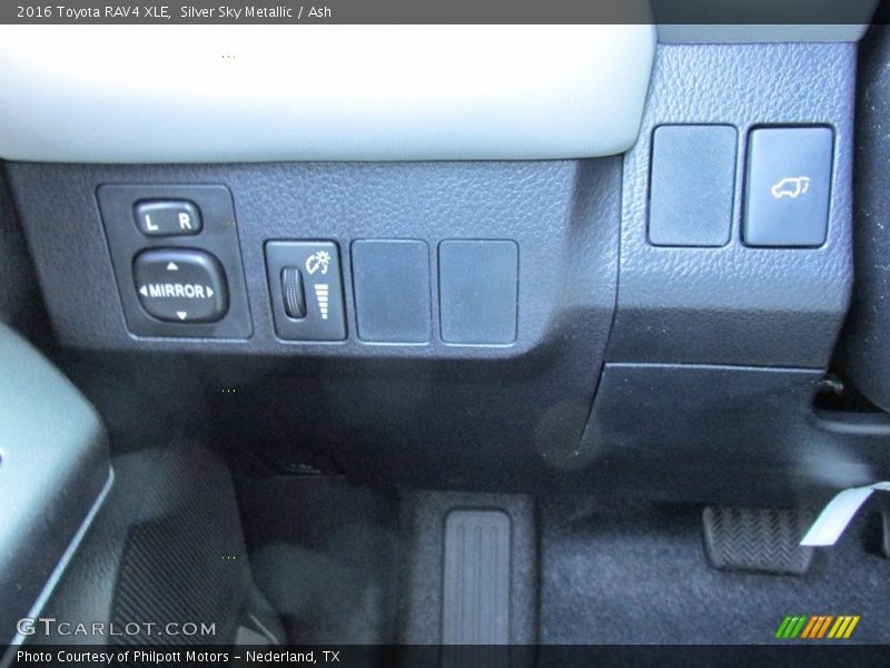 Silver Sky Metallic / Ash 2016 Toyota RAV4 XLE