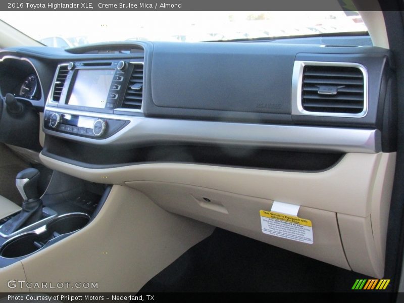 Creme Brulee Mica / Almond 2016 Toyota Highlander XLE