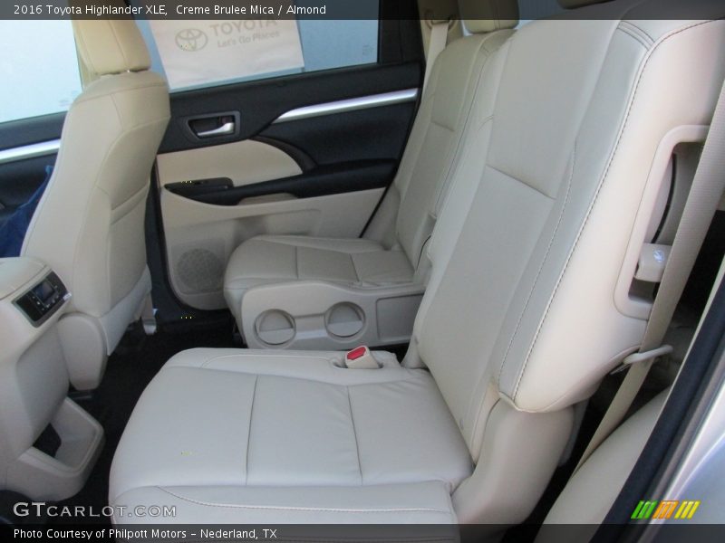 Creme Brulee Mica / Almond 2016 Toyota Highlander XLE