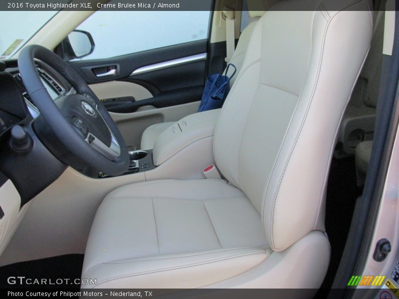 Creme Brulee Mica / Almond 2016 Toyota Highlander XLE
