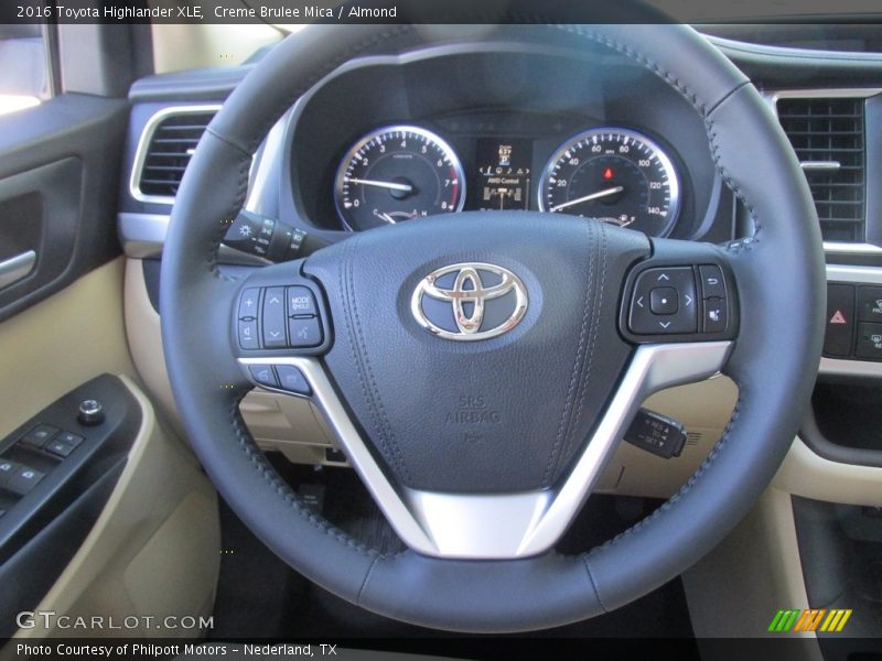 Creme Brulee Mica / Almond 2016 Toyota Highlander XLE