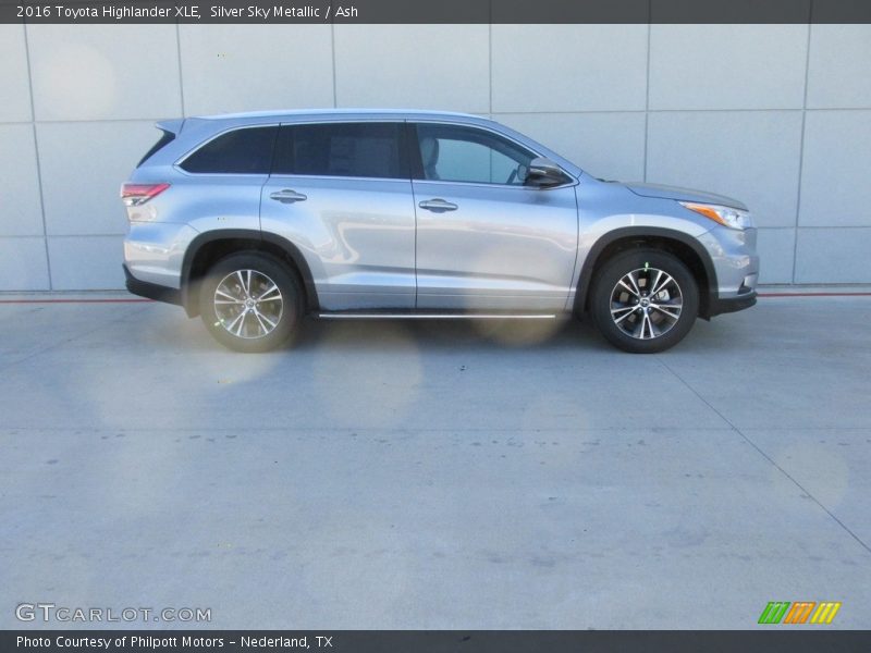 Silver Sky Metallic / Ash 2016 Toyota Highlander XLE