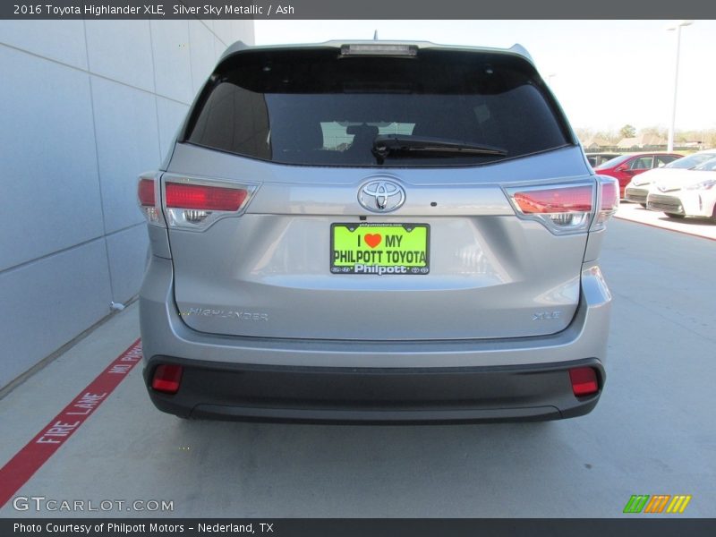 Silver Sky Metallic / Ash 2016 Toyota Highlander XLE